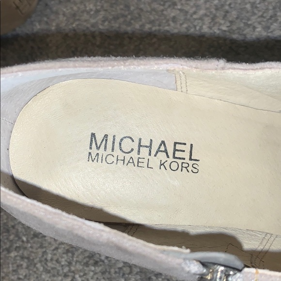 Michael Kors Grey heeled booties. - Picture 2 of 3